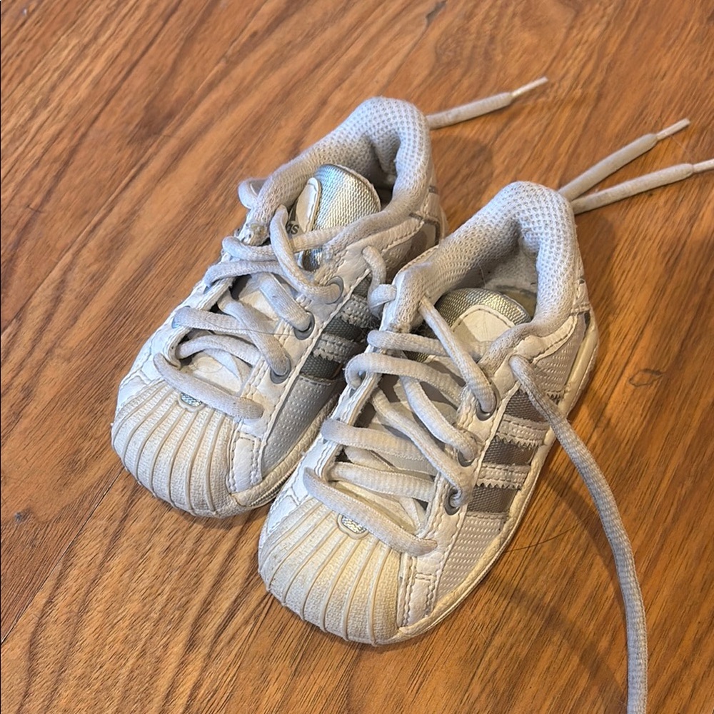 Adidas Gray Sneakers with Iconic Shell-Toe Design